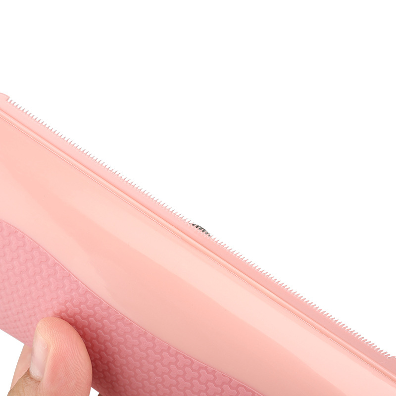 The Detangle & Shine Comb